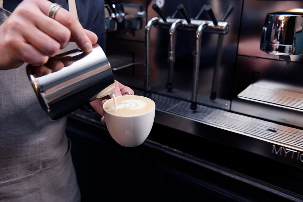 Franke Coffee Systems, fully automatic and hybrid coffee machines, latte art
