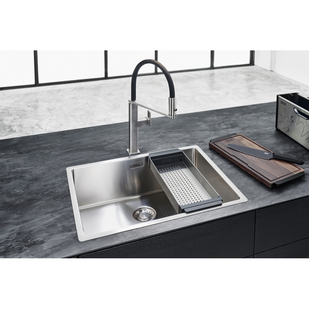 美良品 Schoffel 
 オーストリアチームモデル
フリースパーカー SCHOFFEL （ ショッフェル ） ウィンドブレーカー JACKET GAIOLE