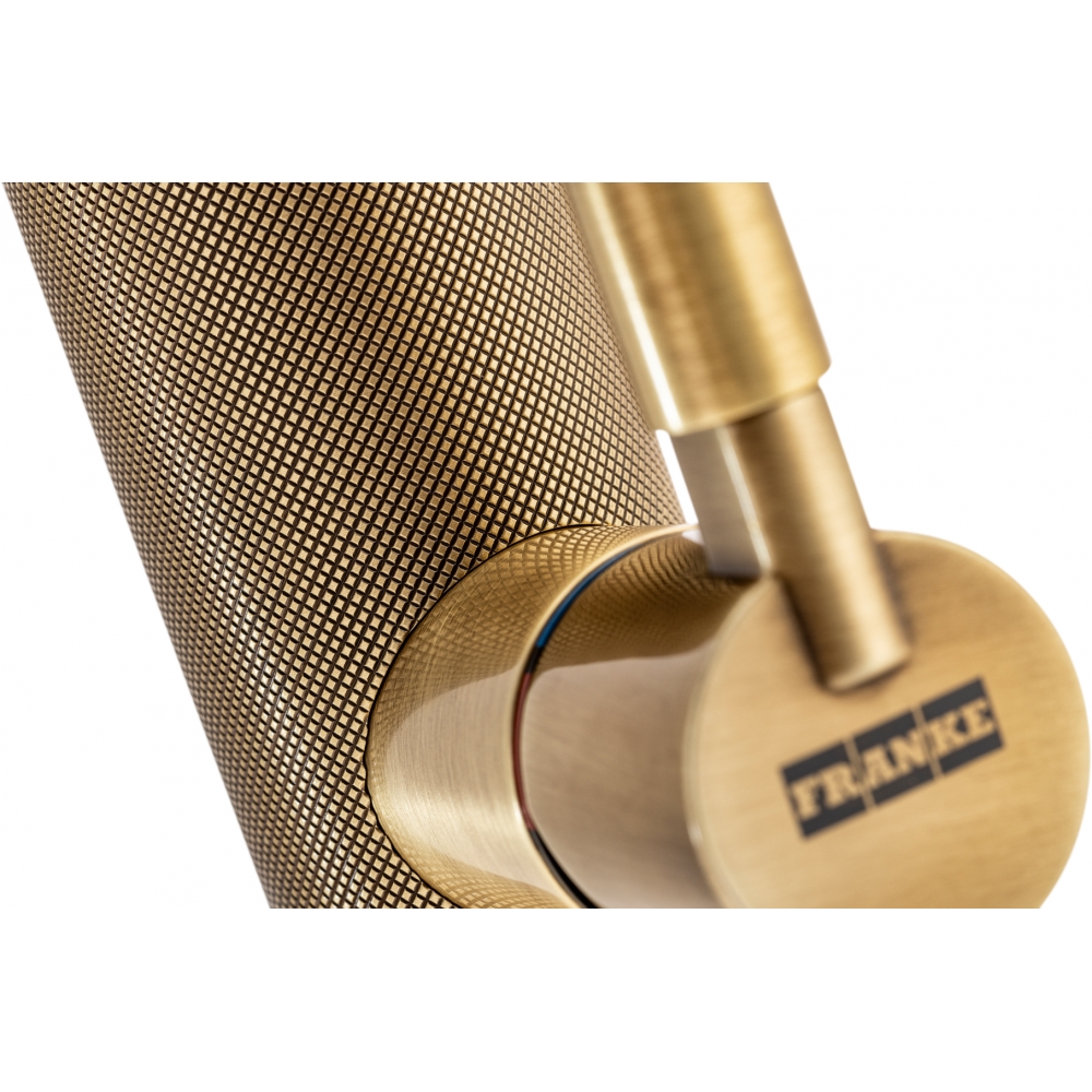 Tessuto L Spout Brass
