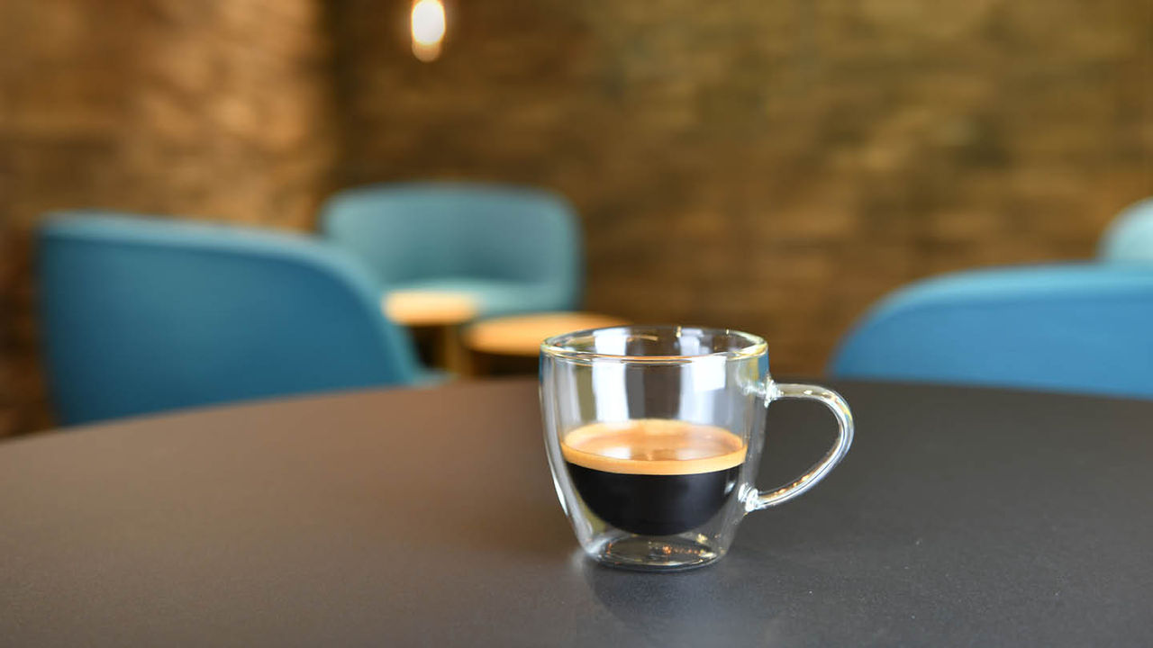 Franke Coffee Systems, Espresso in glass, showroom, crema, espresso crema